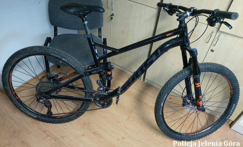 Jelenia Góra: Policjanci zatrzymali kobietę podejrzaną o paserstwo