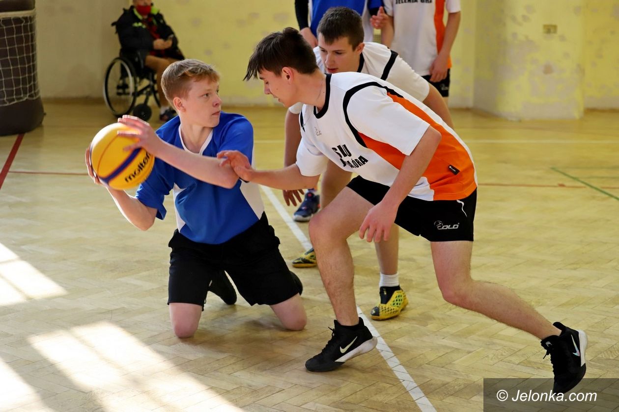 Jelenia Góra: Koszykówka 3x3 dla chłopaków z Żeroma
