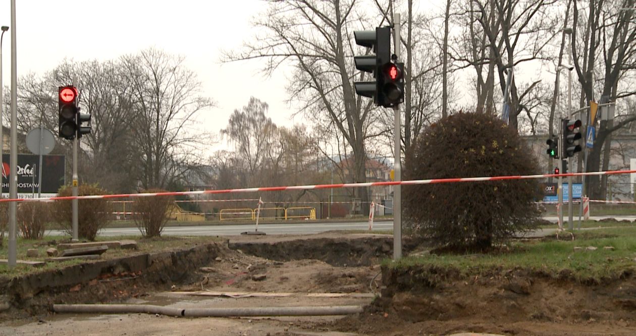 Jelenia Góra: Trwa remont, a sygnalizacja i tak funkcjonuje