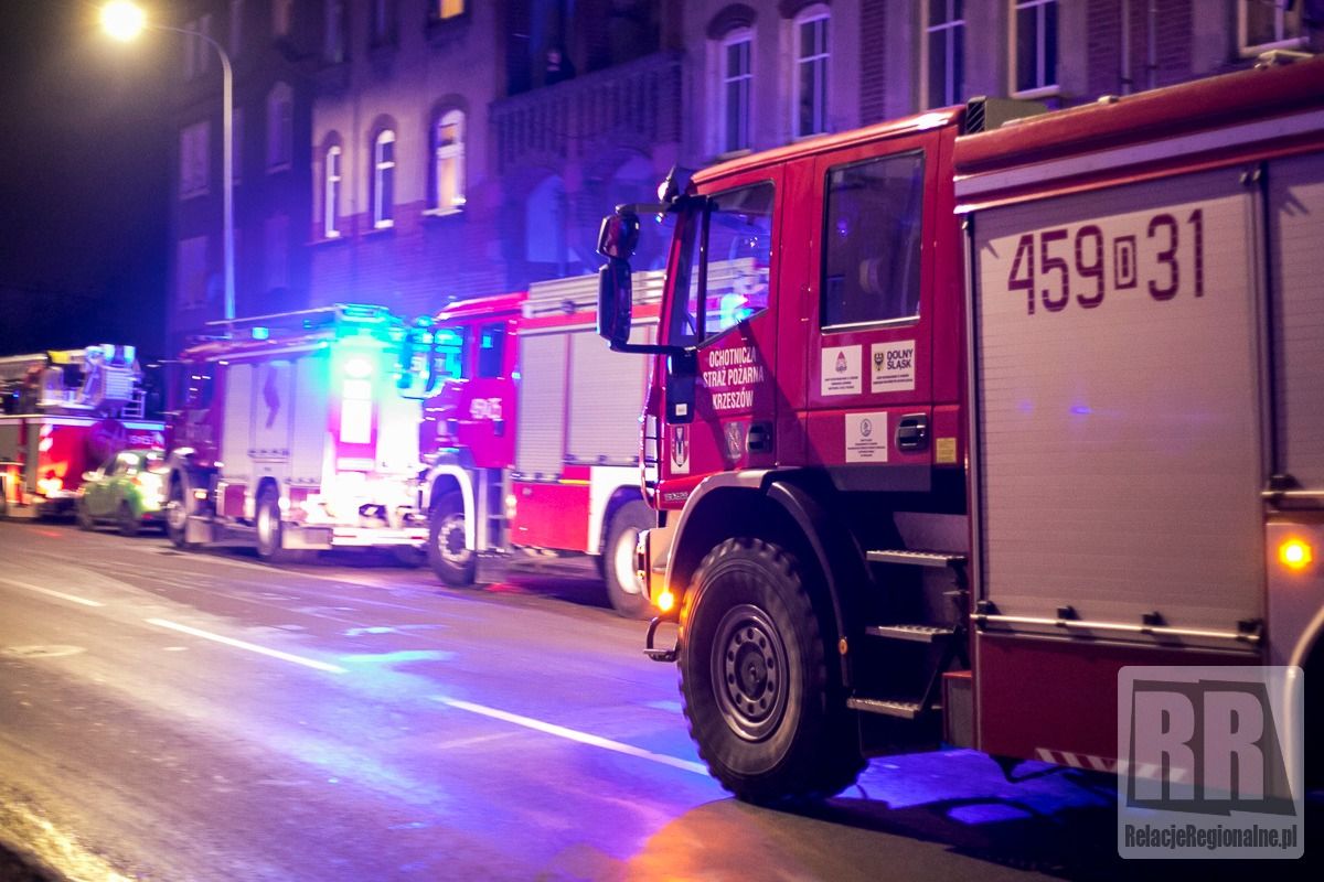 Kamienna Góra: Dym w kamienicy