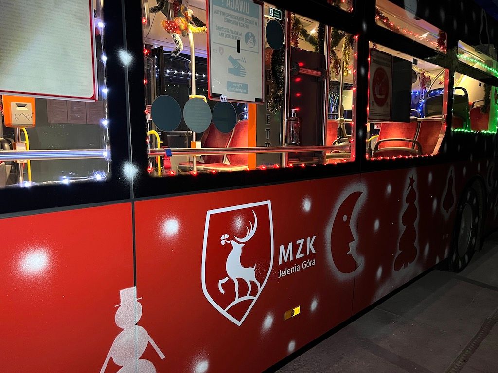 Jelenia Góra: Mikołaj w autobusie MZK