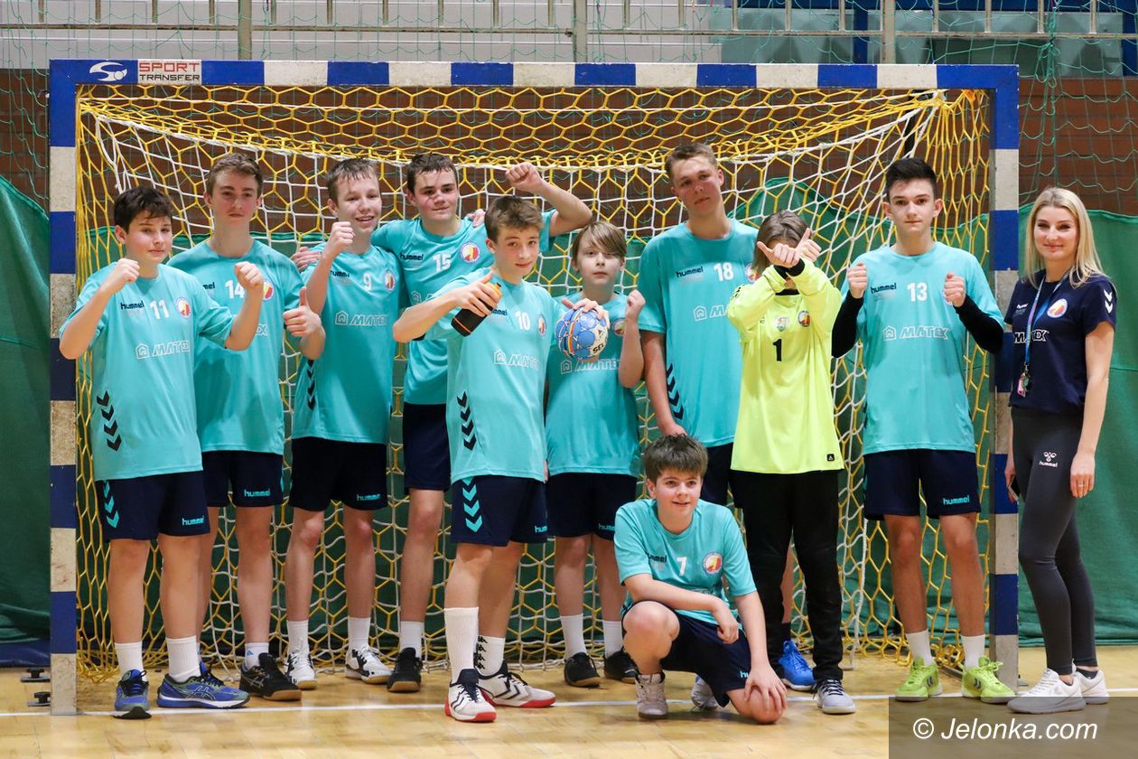 Jelenia Góra: UKS Śniadek z kompletem zwycięstw