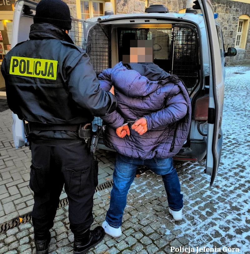 Jelenia Góra: Podał fałszywe dane, by uniknąć konsekwencji