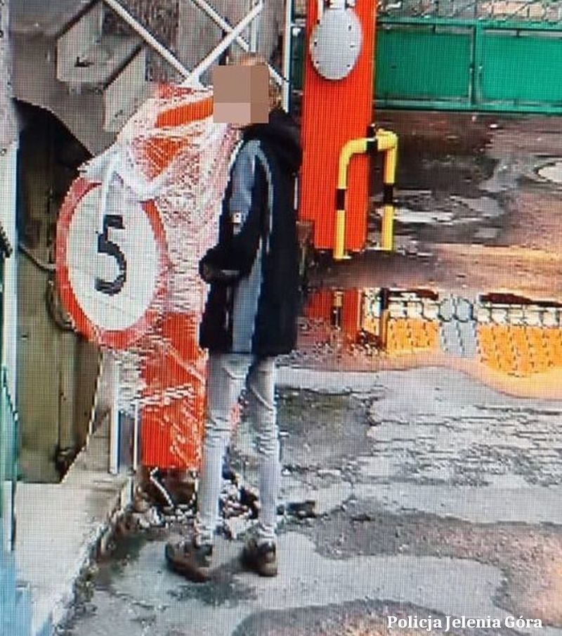 Jelenia Góra: Włamał się i okradł automat wrzutowy