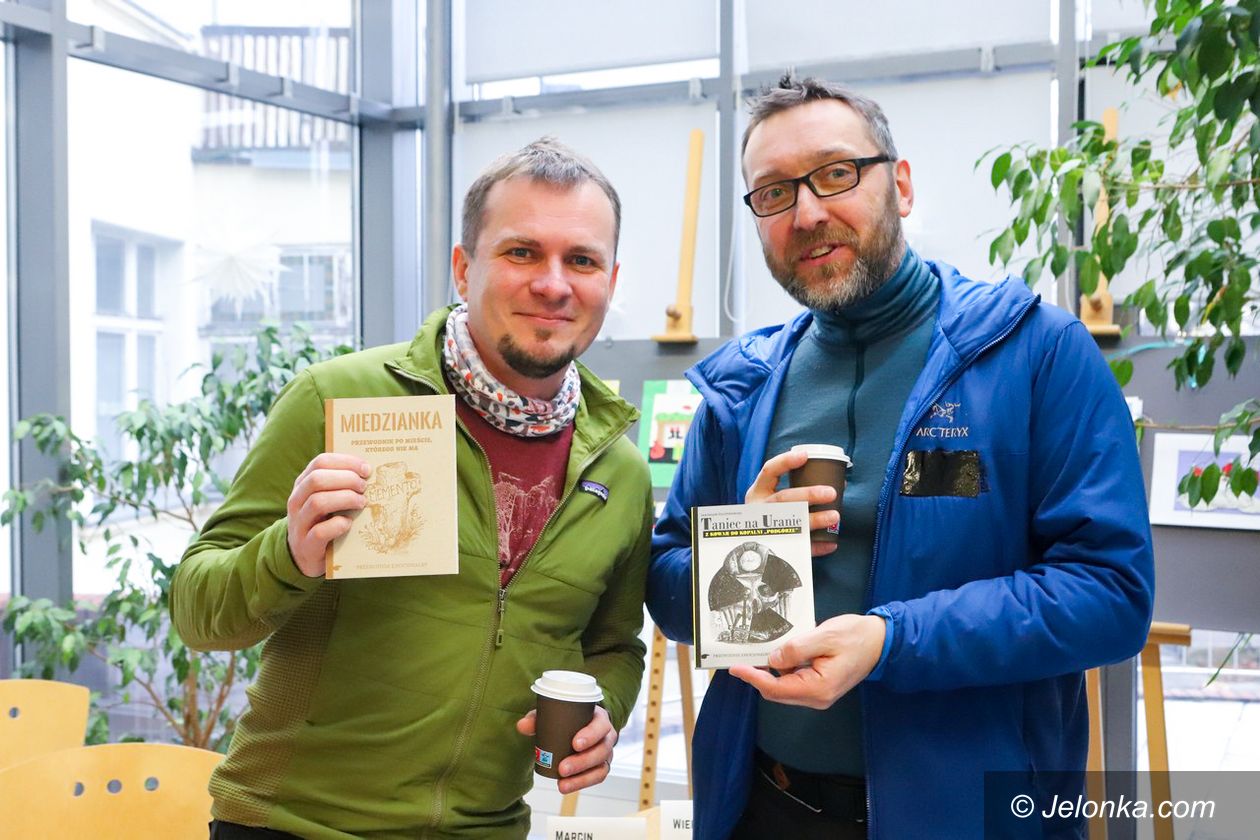 Jelenia Góra: Świąteczny kiermasz książki strzałem w 10!