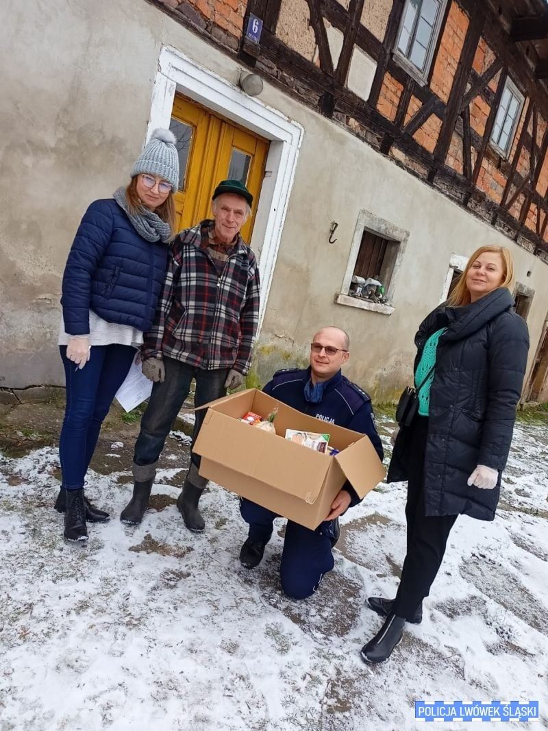 Wleń: Paczki ze wsparciem