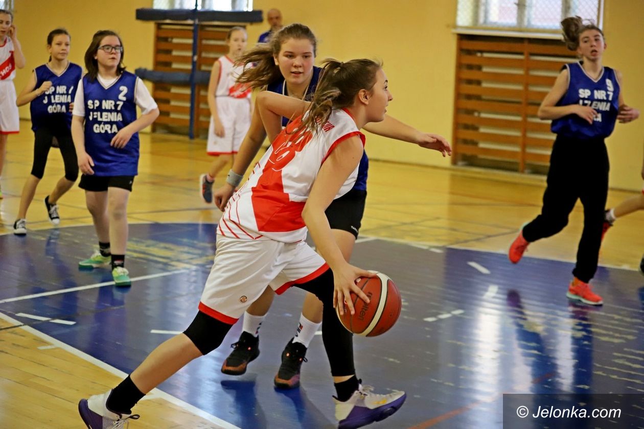 Jelenia Góra: Koszykarki SP 11 triumfują