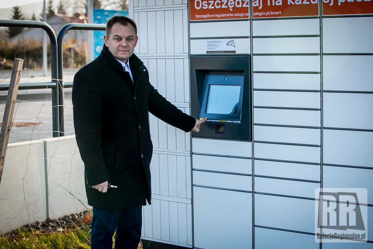 Marciszów: Już działa paczkomat