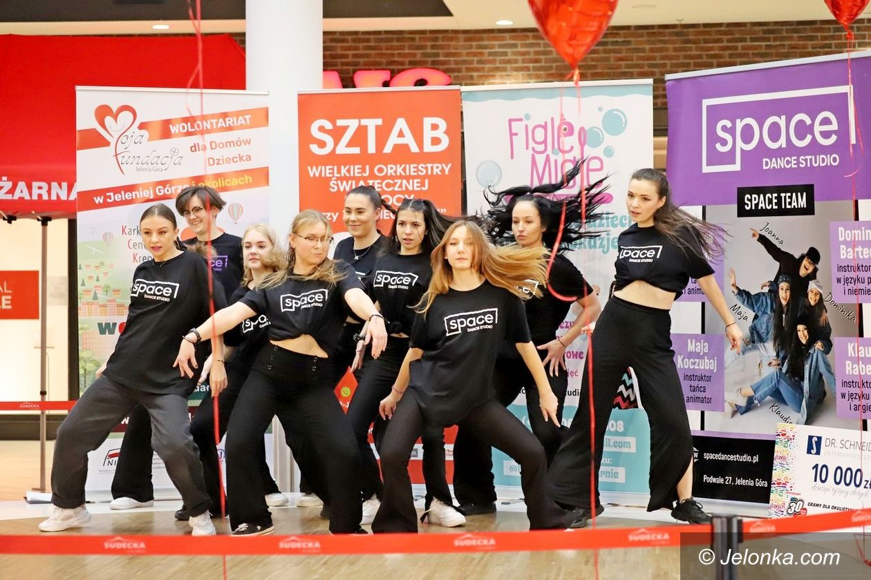 Jelenia Góra: W galerii na rzecz WOŚP