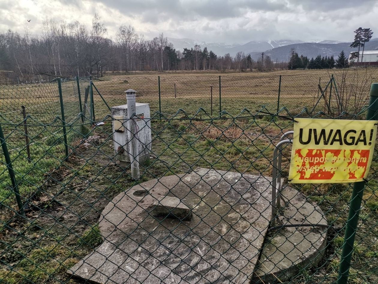 Miłków: Czytelnik: Przepompownia nadal bez ochrony