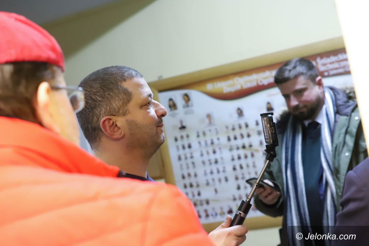 Jelenia Góra: Poseł uciekł przed Bustowskim?