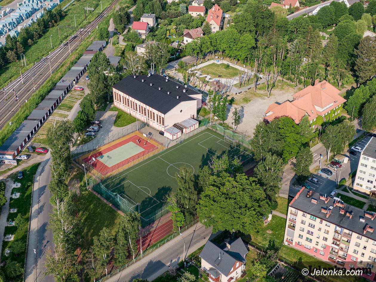 Piechowice: Pieniądze dla oświaty