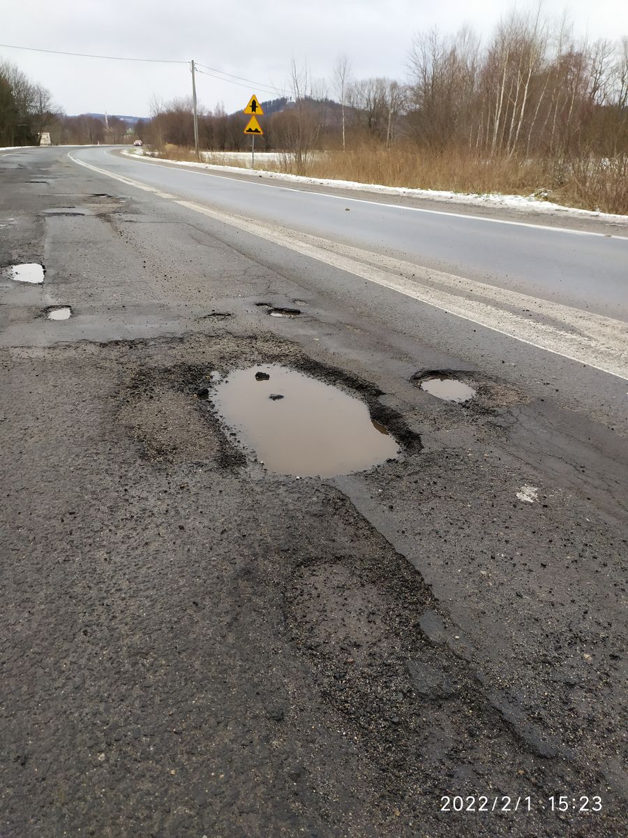 Powiat: Fatalny stan drogi wojewódzkiej