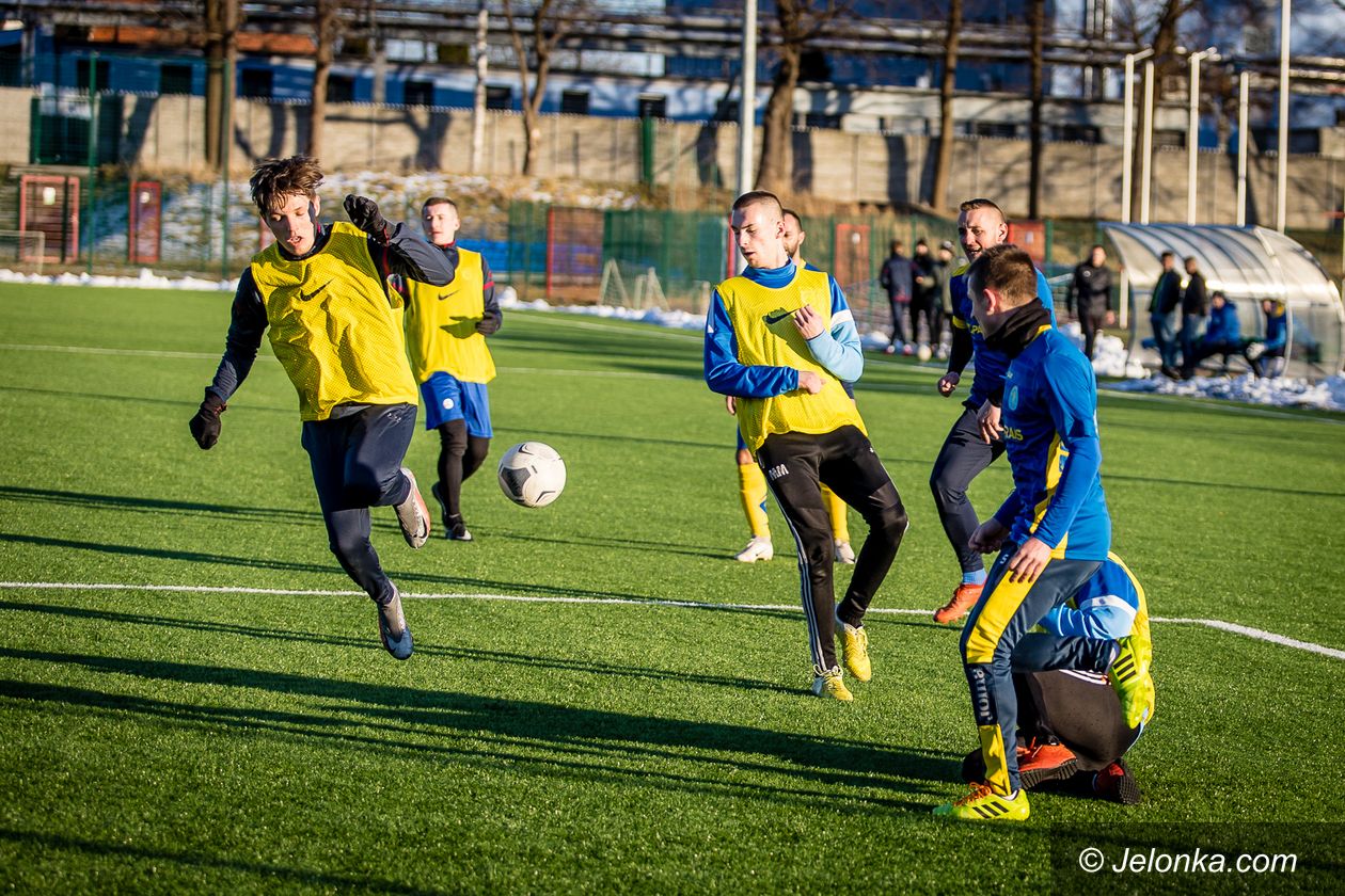 Jelenia Góra: Bezbramkowy remis Lotnika z Gryfem