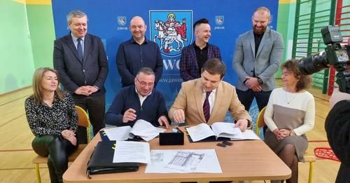 Jawor: Będzie boisko