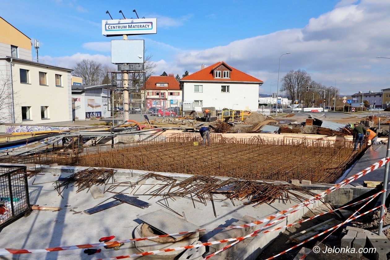 Jelenia Góra: Wkrótce most będzie przejezdny