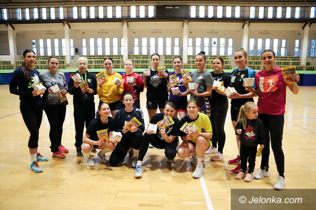 Jelenia Góra: Dzień Kobiet u szczypiornistek Karkonoszy