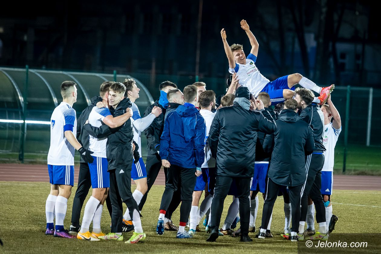 Jelenia Góra: Co za końcówka! Karkonosze zwycięskie!