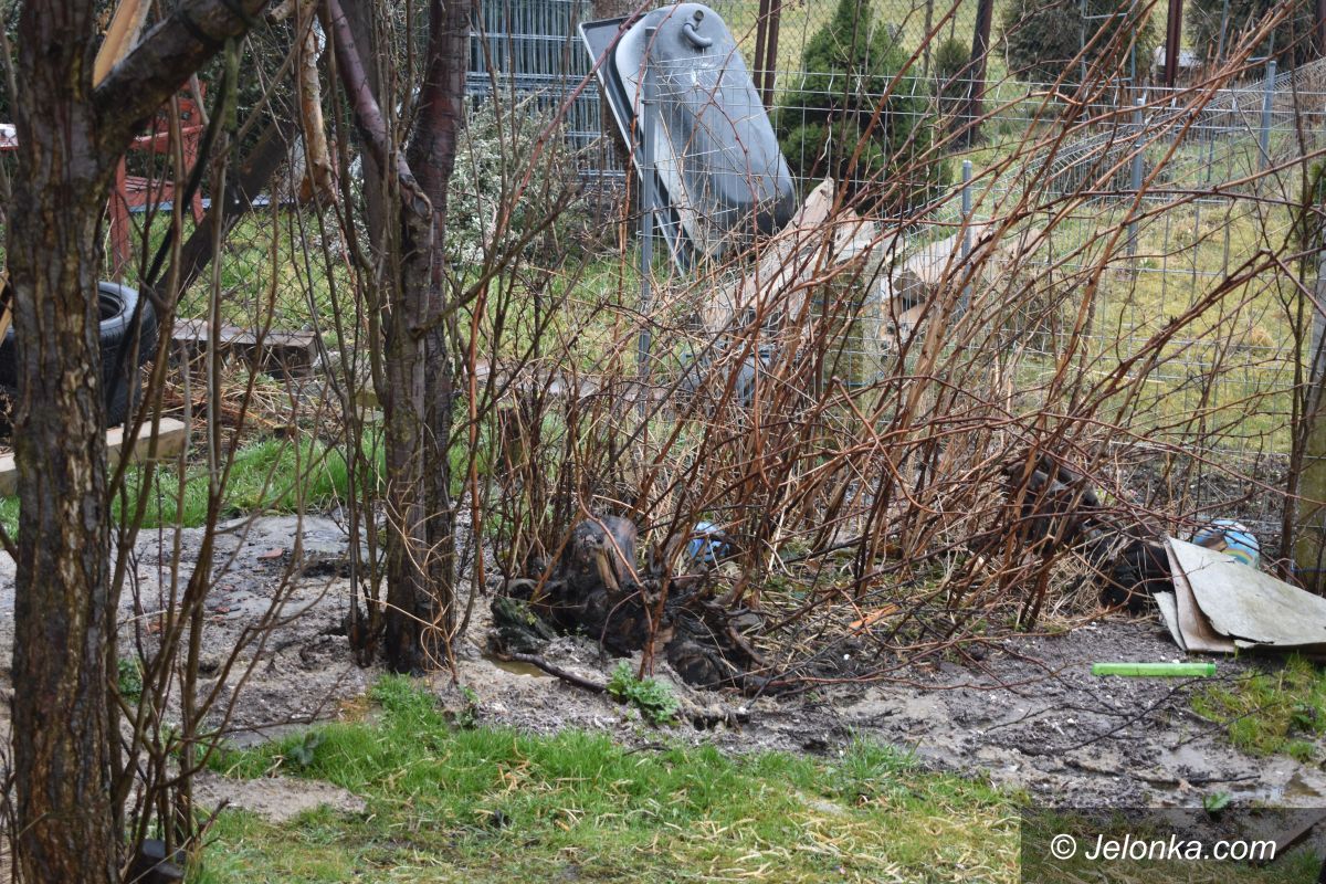 Jelenia Góra: Ścieki zalewają posesję