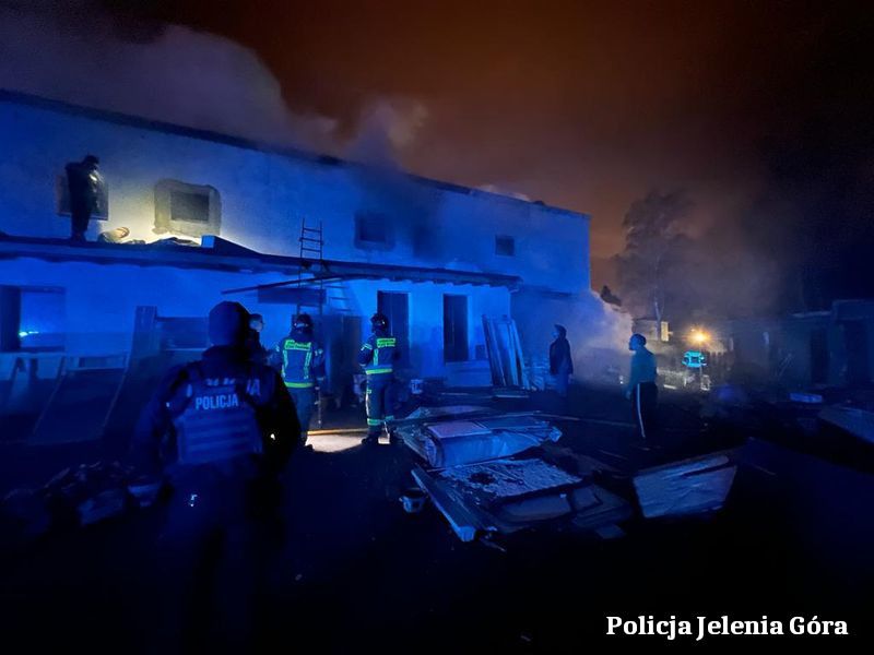 Jelenia Góra: Policjanci uratowali życie