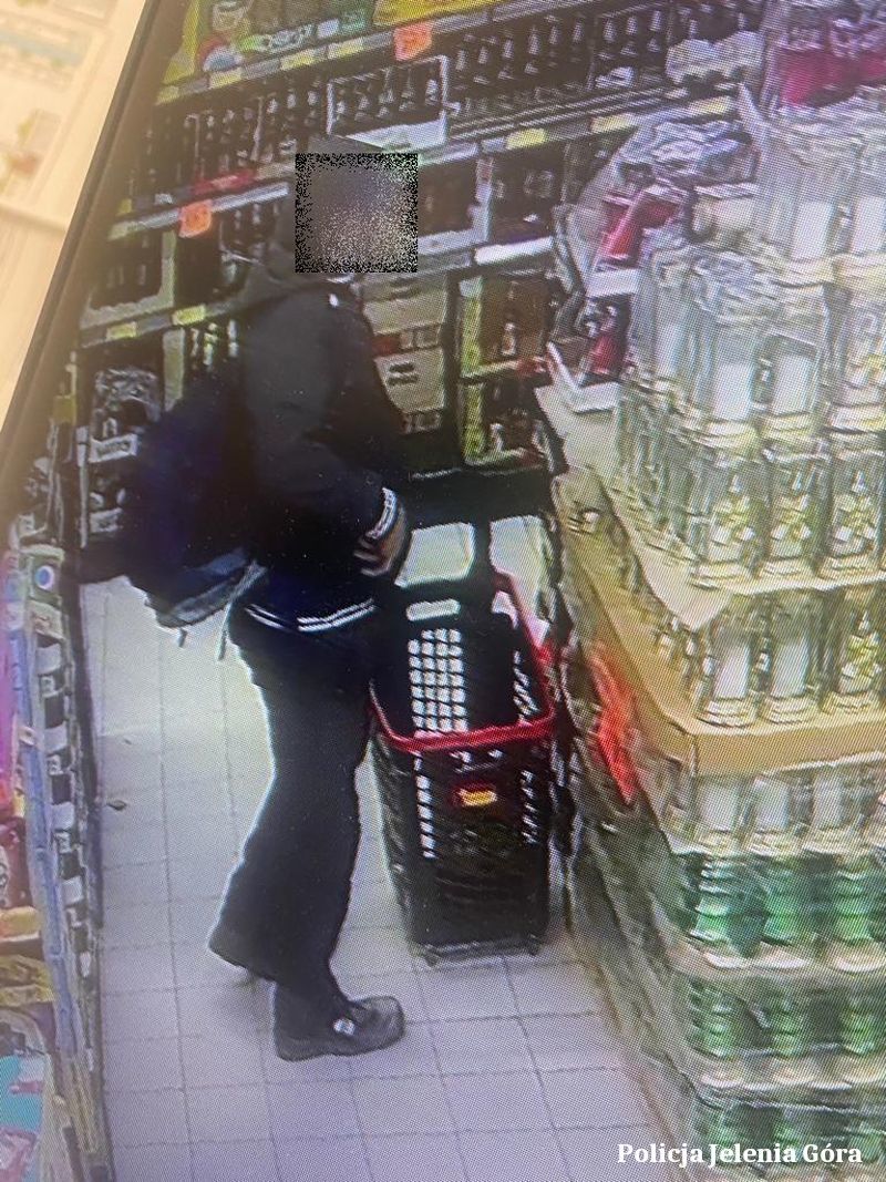 Jelenia Góra: Wpadł za kradzież i dostał mandat za brak maseczki