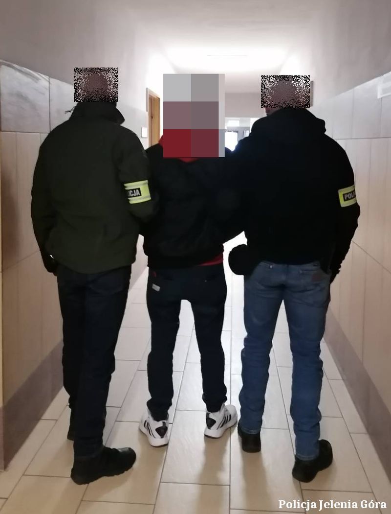 Powiat: Wpadka na całego!