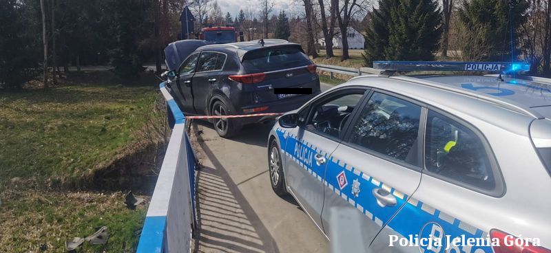 Łomnica: Autem w barierkę