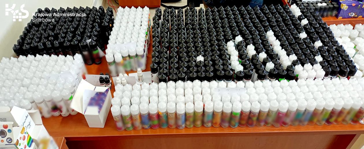 Region: Nielegalne płyny do e–papierosów przejęte przez KAS