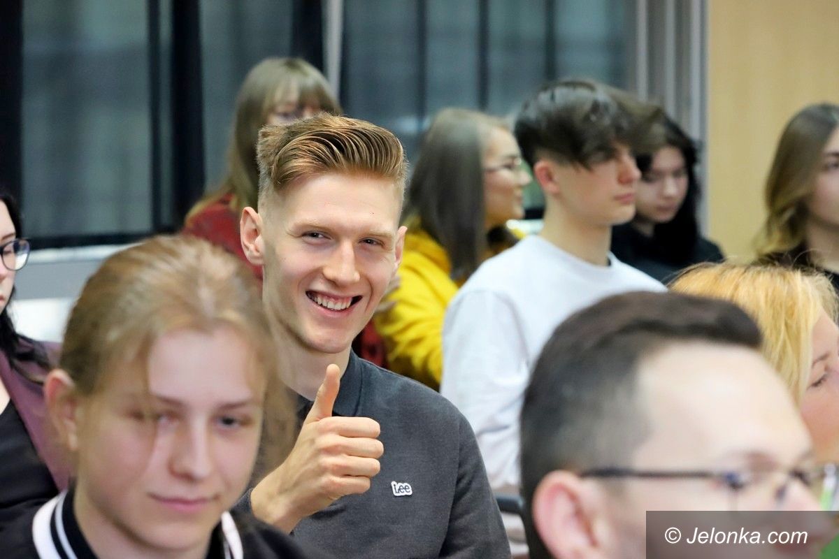 Jelenia Góra: Konkurs dla uczniów szkół średnich