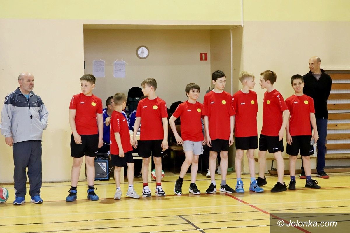 Jelenia Góra: Siatkarskie trójki dla SP 11