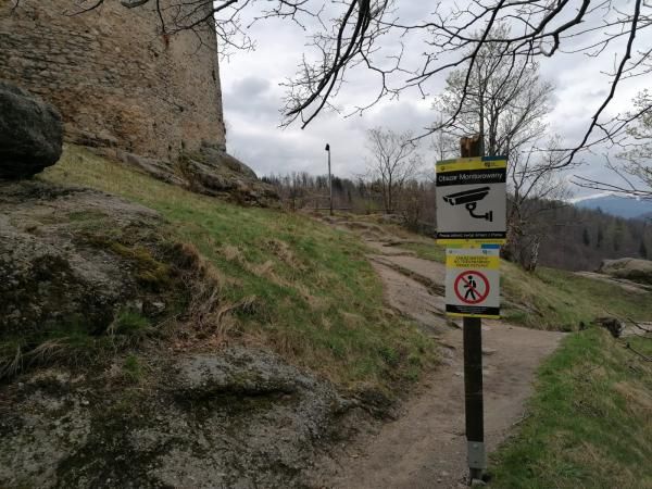 Jelenia Góra: Niebezpiecznie barierki