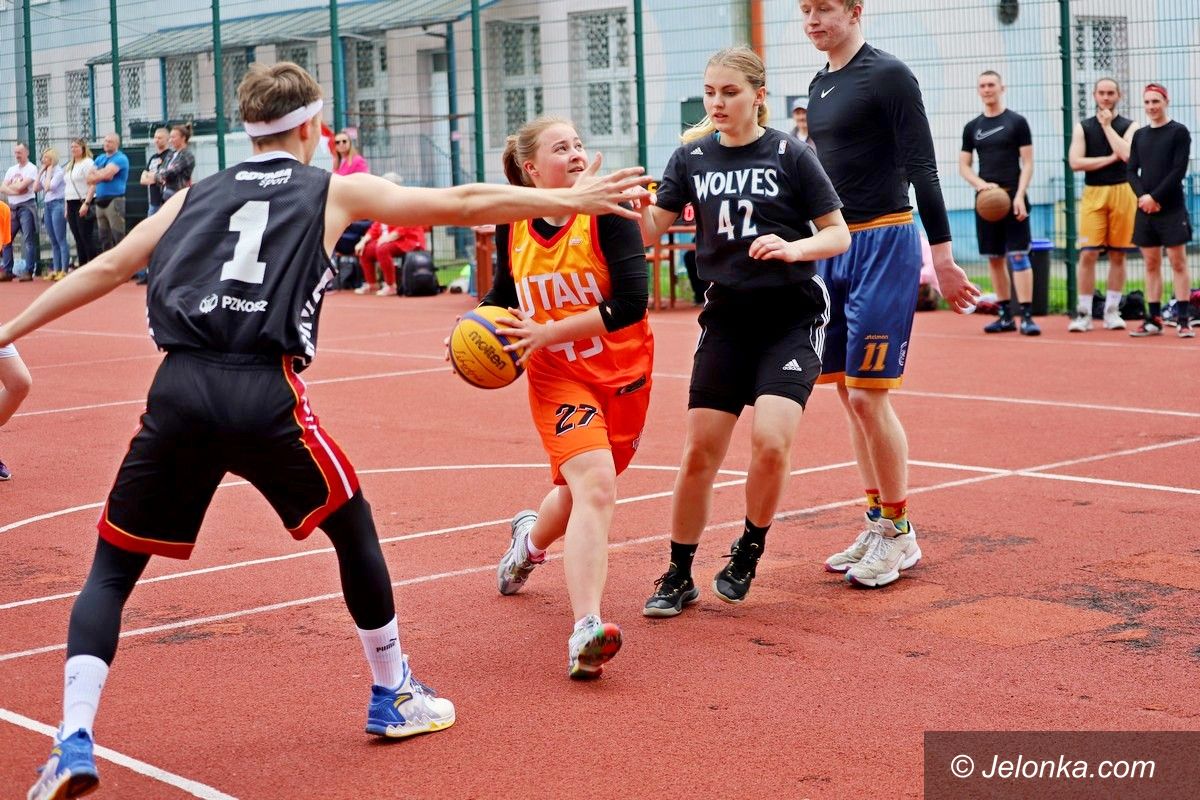 Jelenia Góra: Koszykówka 3x3 na boisku SP 13