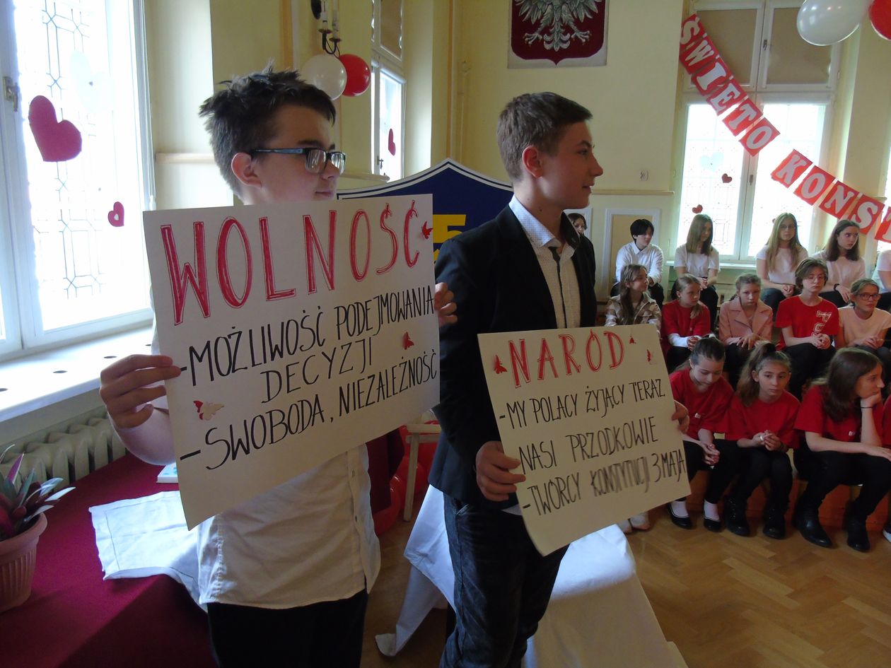 Jelenia Góra: Starsi dla młodszych o historii Polski w SP 2