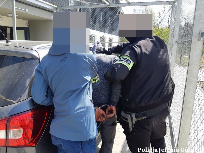 Powiat: 13 poszukiwanych zatrzymanych w dwa dni