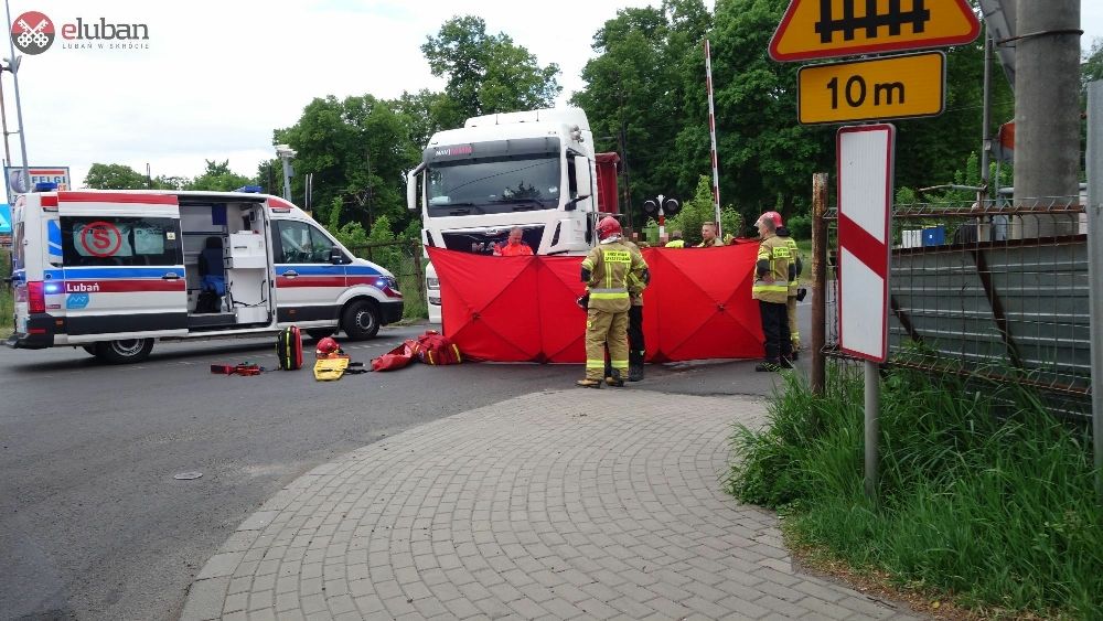 Lubań: Mężczyzna wpadł pod tira