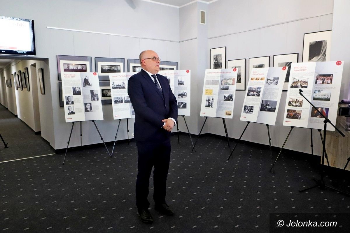 Jelenia Góra: Senacka wystawa w JCK