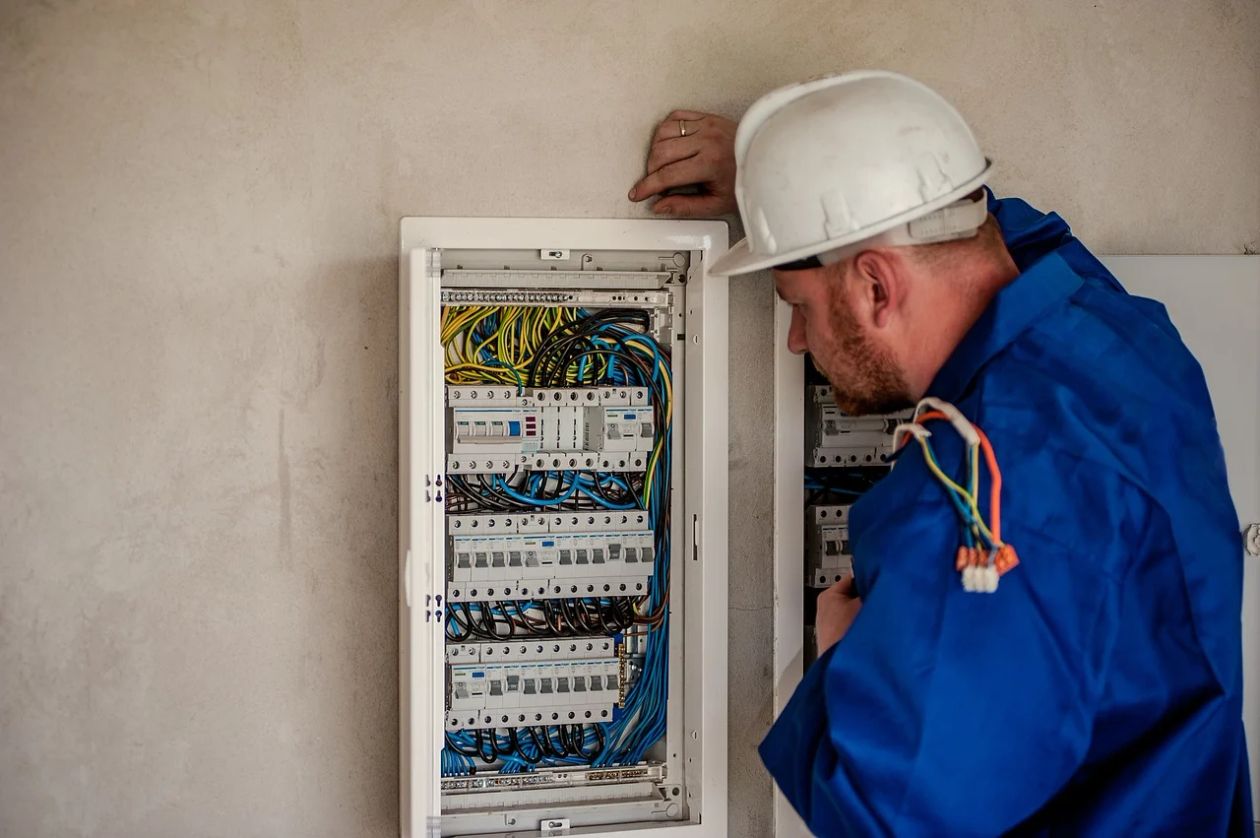 Kraj: Dzień Elektryka