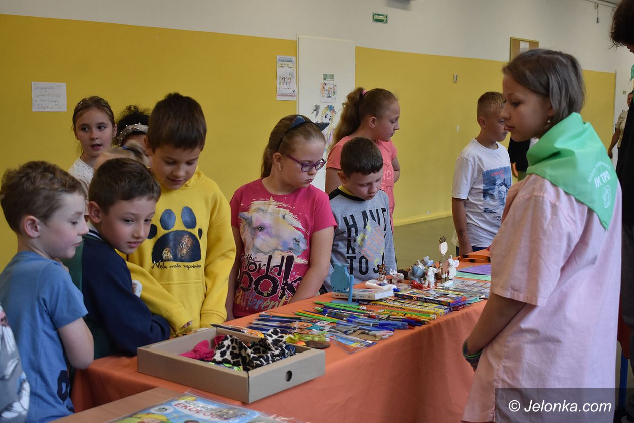 Jelenia Góra: Kiermasz w SP nr 8