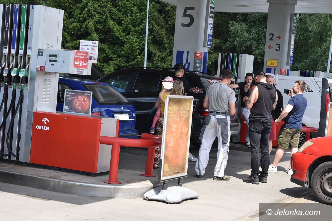 Jelenia Góra: Protest kierowców na Orlenie