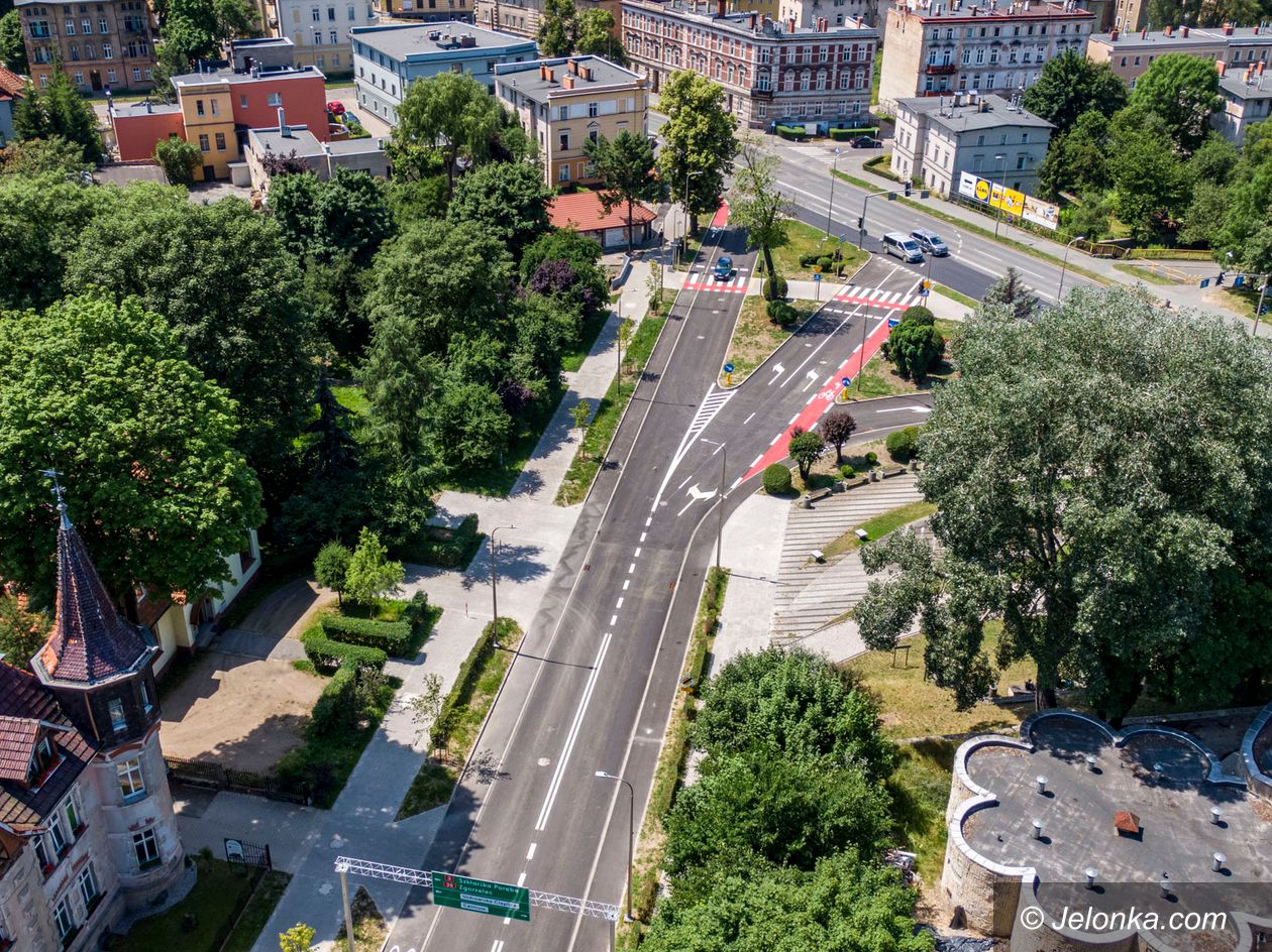 Jelenia Góra: Aleja Wojska Polskiego otwarta (widok z lotu ptaka)