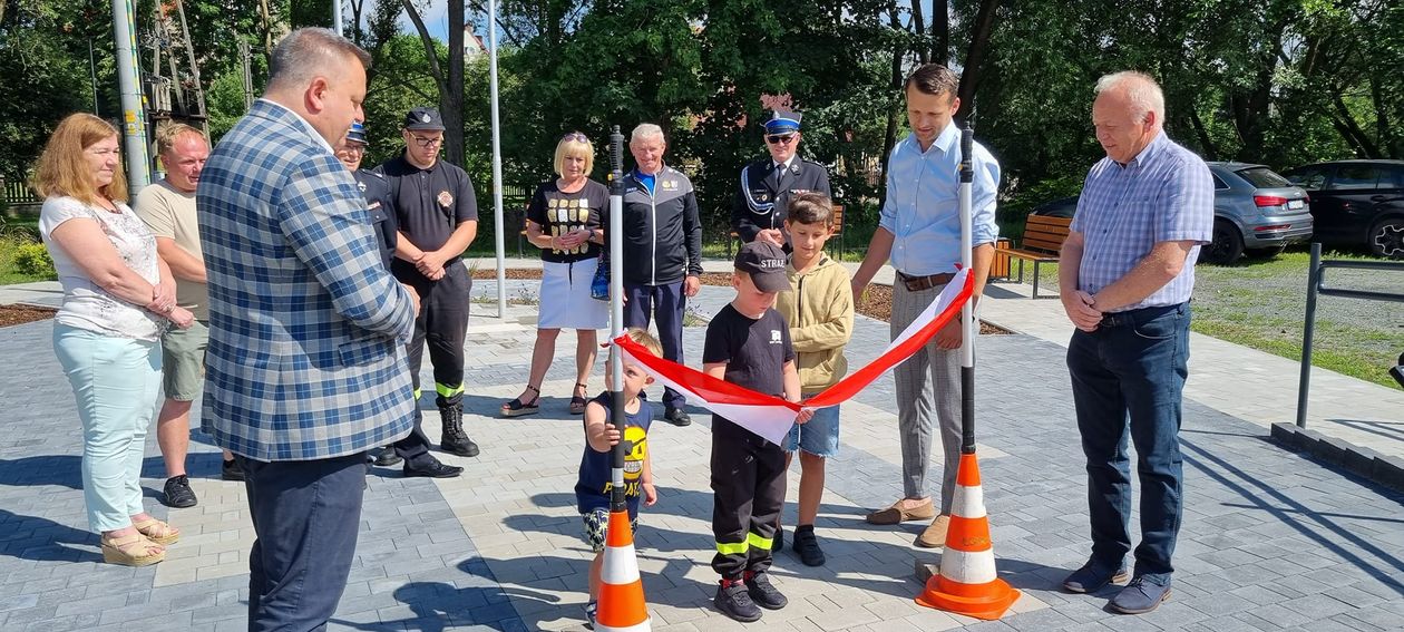 Łomnica: Plac przy remizie gotowy