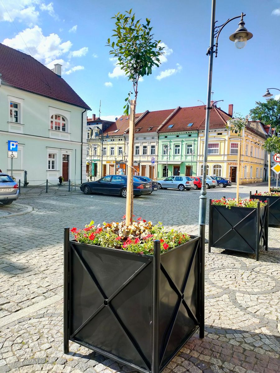 Leśna: Rynek pięknieje