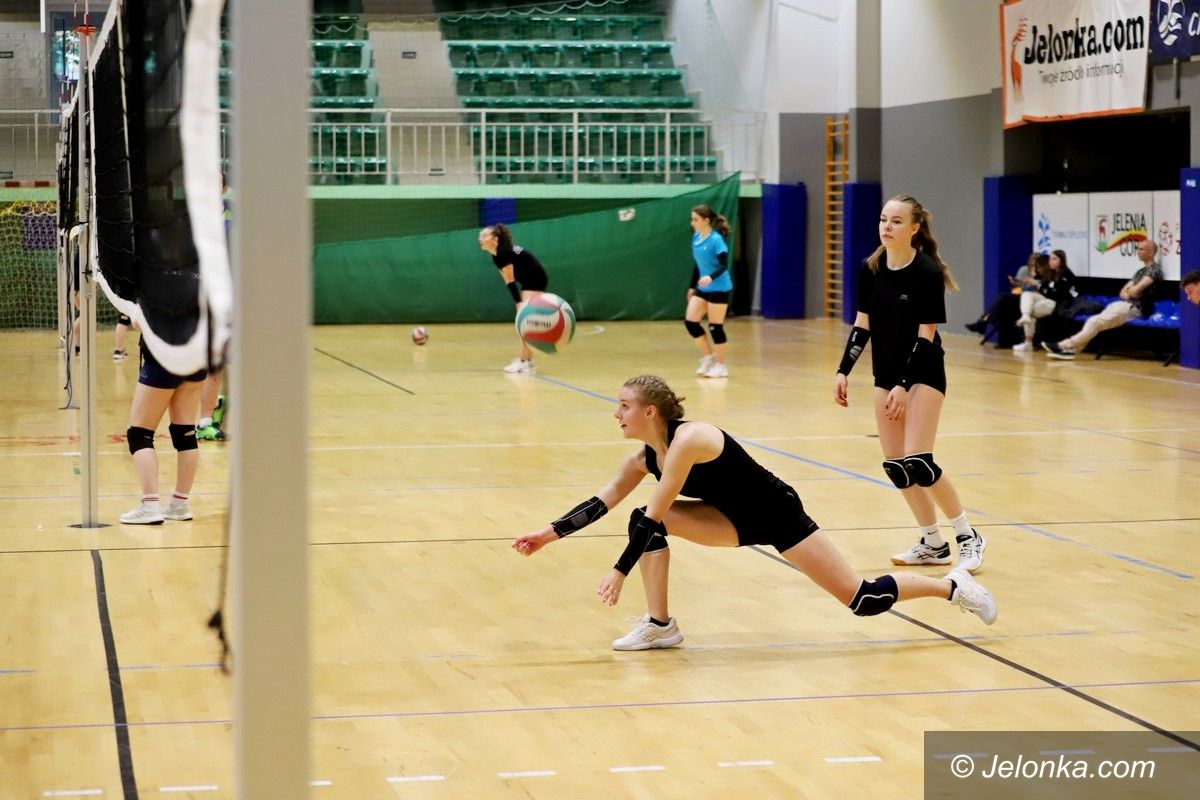 Jelenia Góra: Siatkarskie dwójki z IKS–em