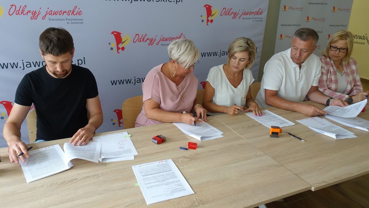 Powiat jaworski: Będą lepsze drogi