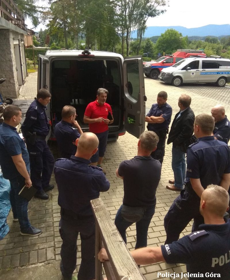 Jelenia Góra: Policjanci u goprowców