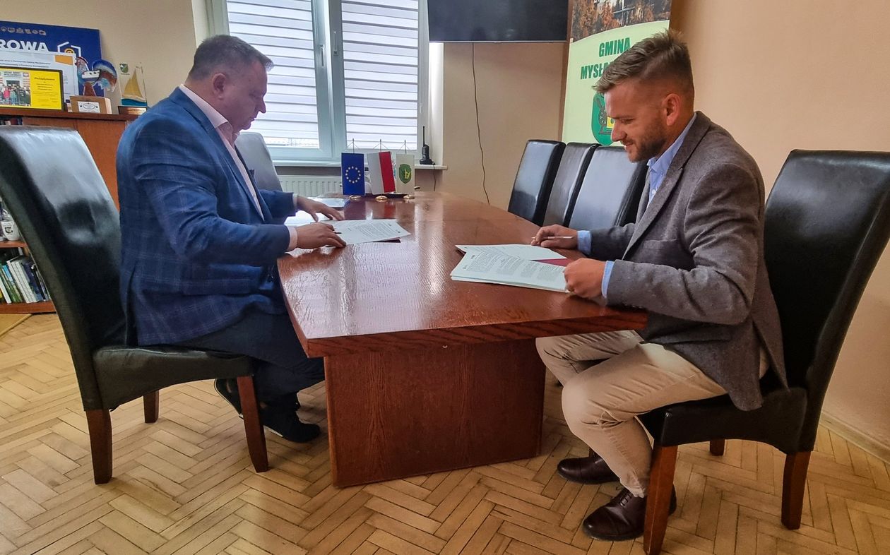 Mysłakowice: Umowa na fotowoltaikę
