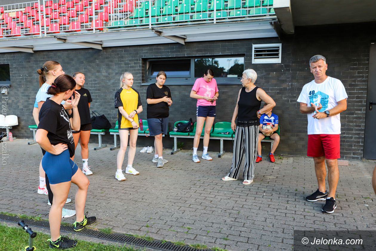 Jelenia Góra: Wznowiły treningi, wkrótce obóz