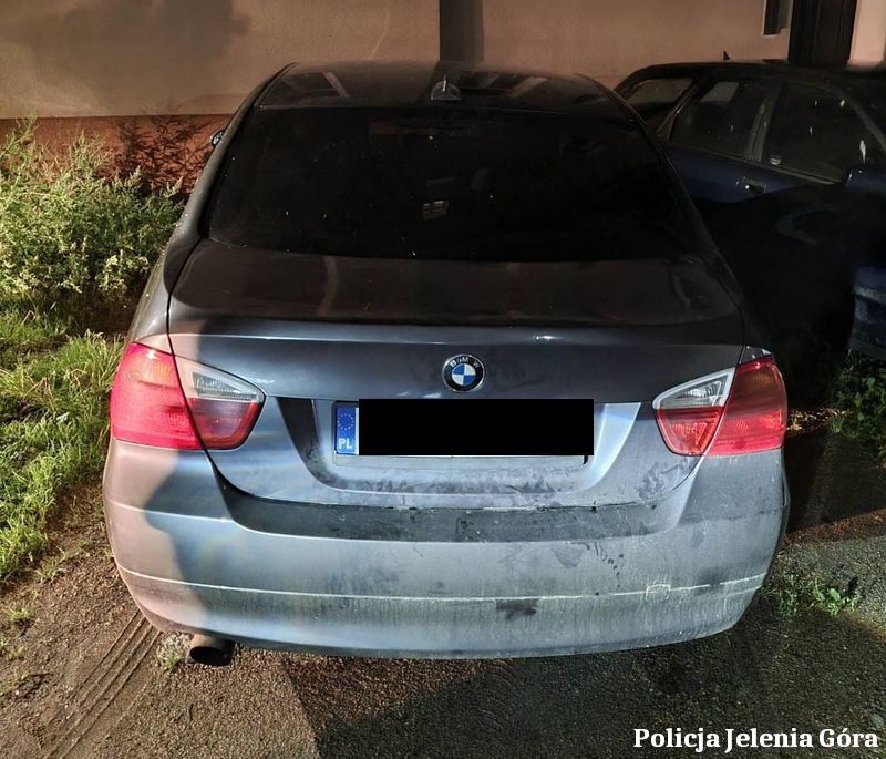 Jelenia Góra: Złodziej zatrzymany, auto odzyskane