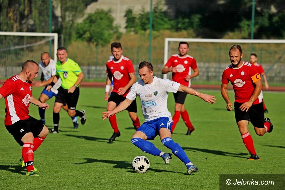 Jelenia Góra: A–klasowe derby Jeleniej Góry