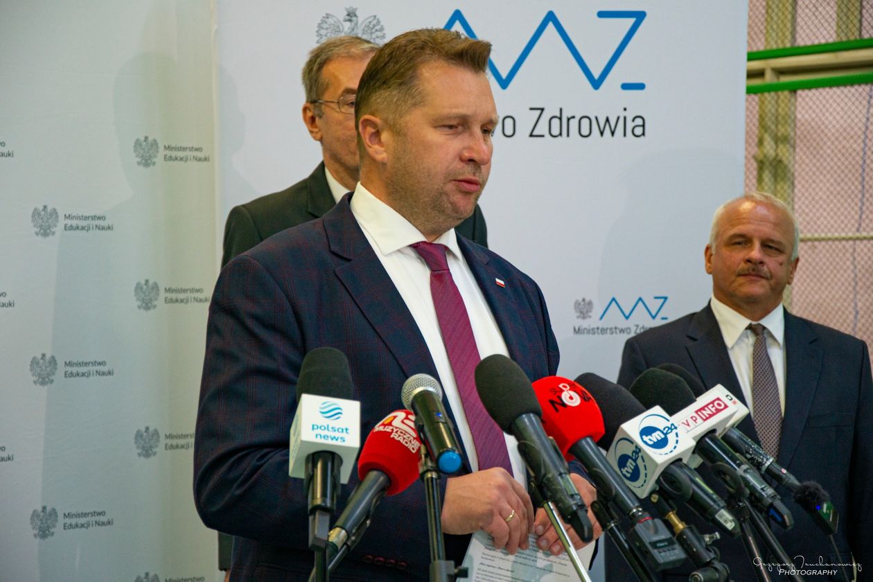 Mysłakowice: Ministrowie w szkole